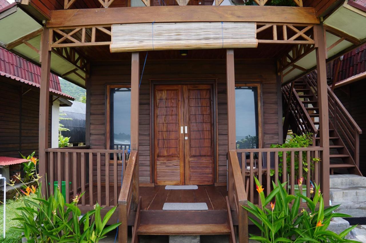 Momos Surf Shack Hotel Salul Bagian luar foto