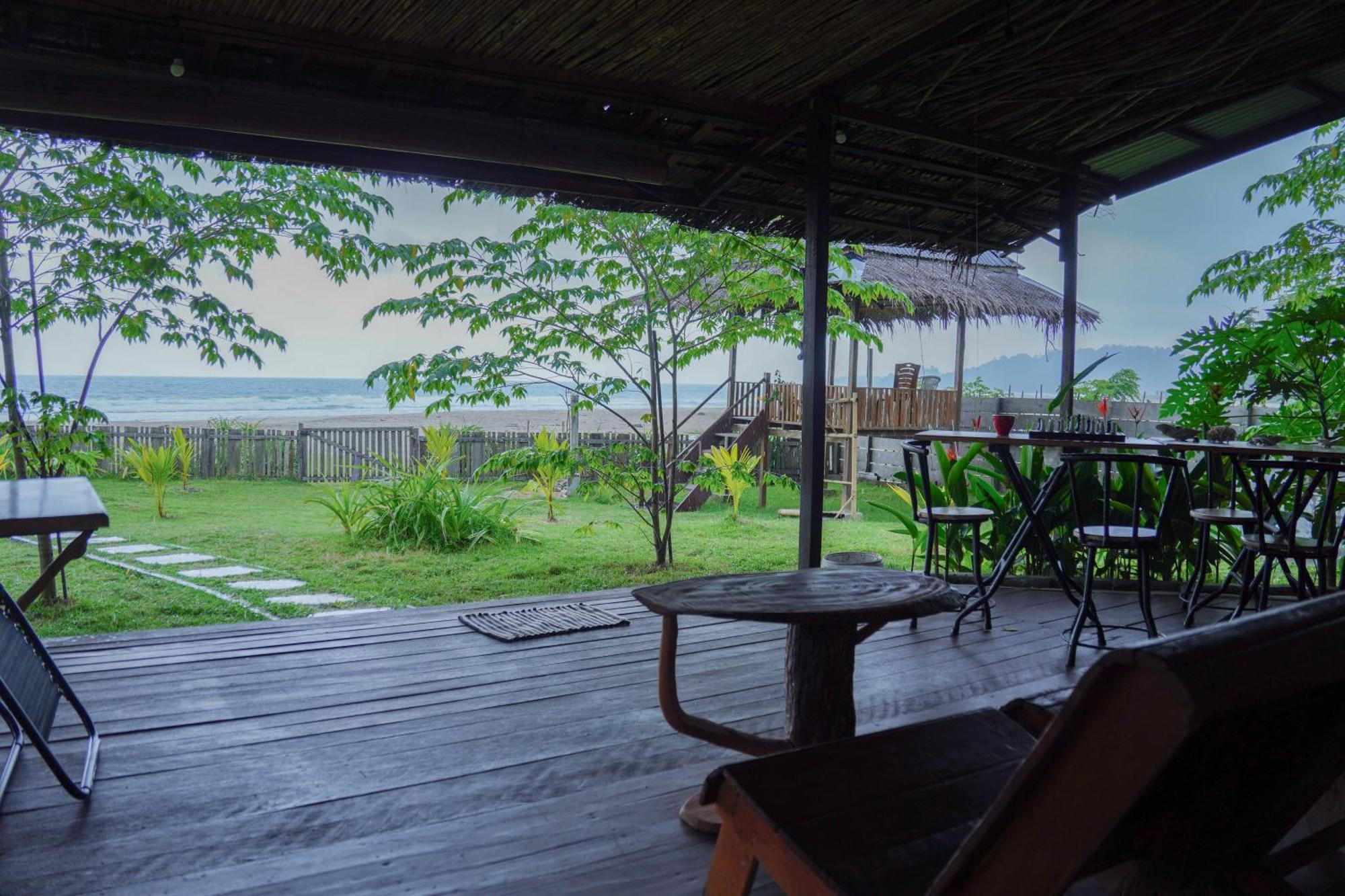 Momos Surf Shack Hotel Salul Bagian luar foto